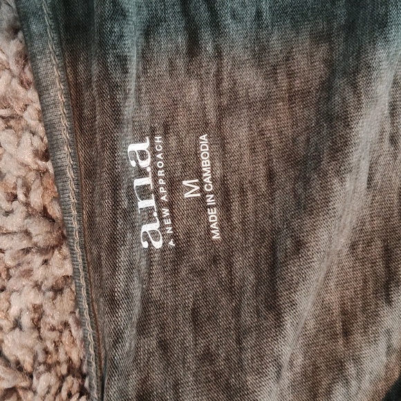 A.N.A Green 3/4 Cold Shoulder Sleeve Top-Size Medium - Picture 5 of 7